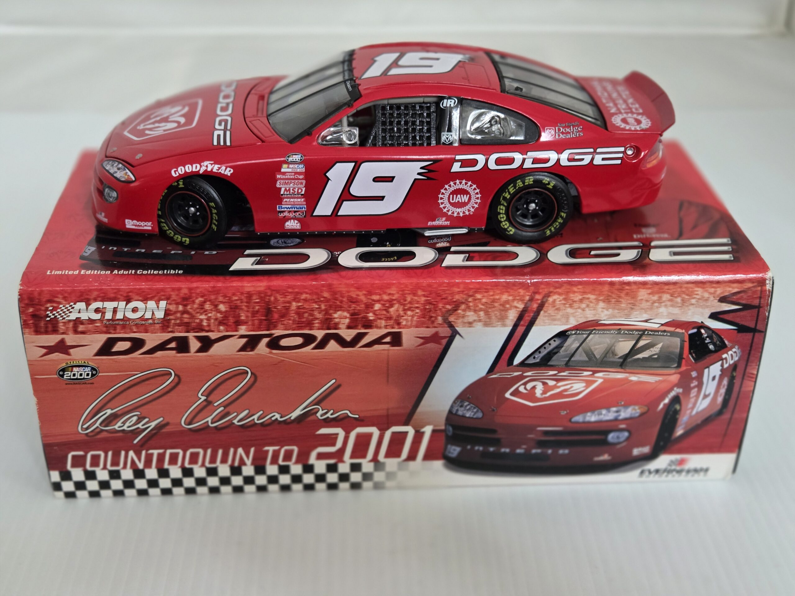 20016-1 2-20016-3 NASCAR #19 Dodge Show Car Diecast 1:24 - Image 1
